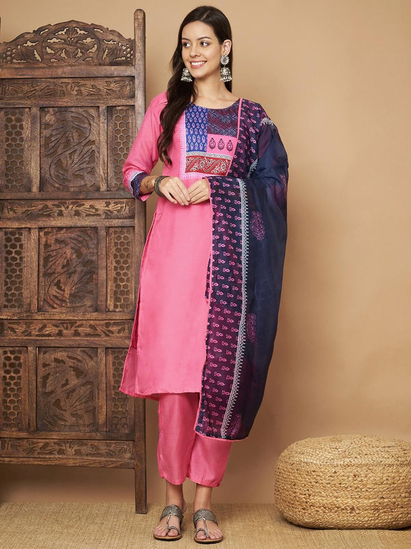 Women Printed Straight Kurta with Pants & Dupatta Set