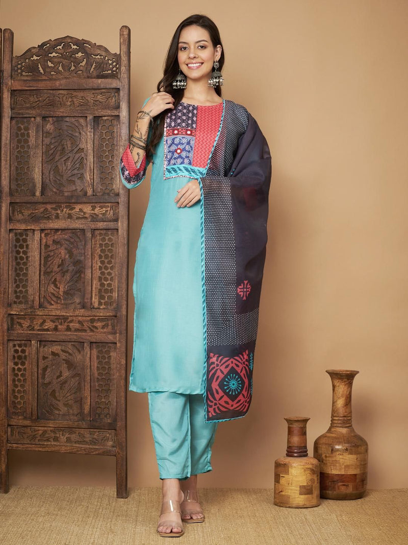 Women Printed Straight Kurta with Pants & Dupatta Set